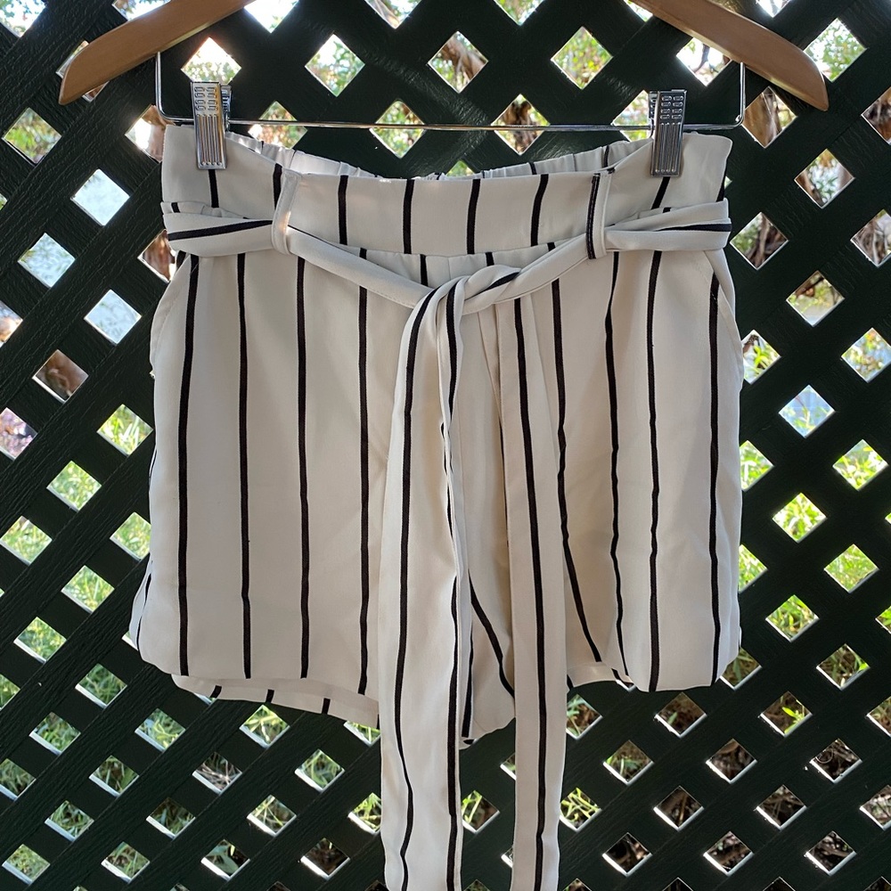 Forever 21 Tie Front Shorts